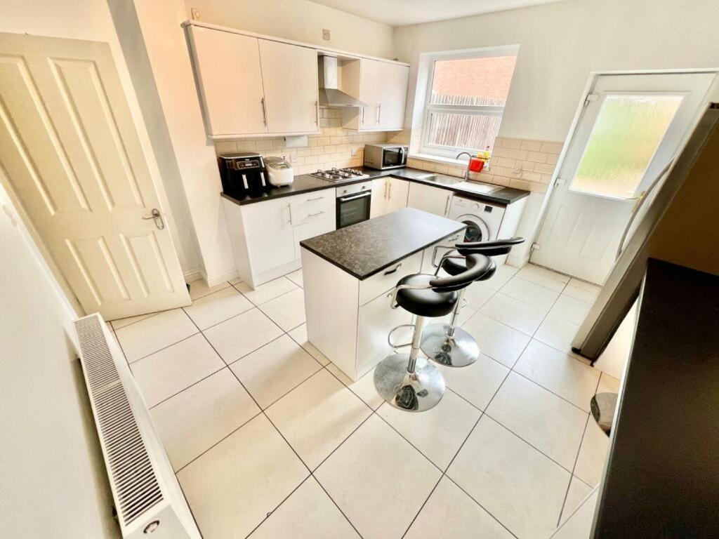 Lovely Spacious Room Near Train Station And University Dallington  Dış mekan fotoğraf