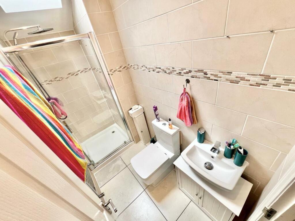 Lovely Spacious Room Near Train Station And University Dallington  Dış mekan fotoğraf