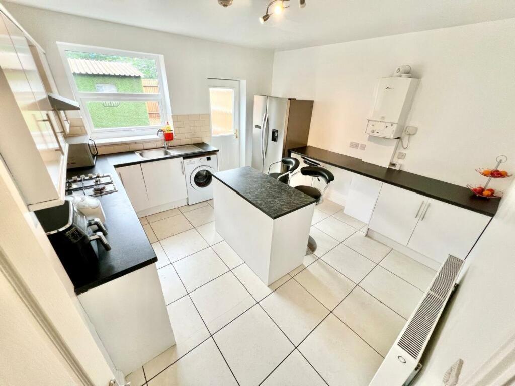 Lovely Spacious Room Near Train Station And University Dallington  Dış mekan fotoğraf